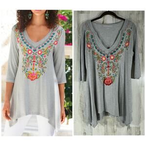 Soft‎ Surroundings Tunic Size Medium Gray Embroidered Handkerchief Hem V-neck